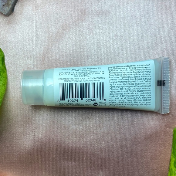 9/$50 R+Co Waterfall Moisture + Shine Lotion - Picture 2 of 2